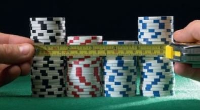 Влияние размера стека на игру в покер.