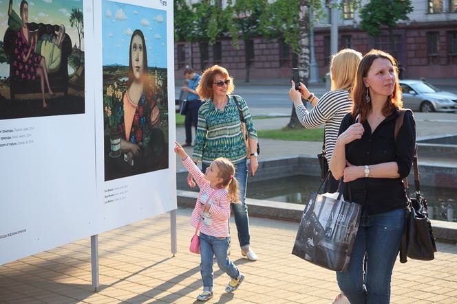 Картины проекта «Художник и город» украсят площадь Якуба Коласа.