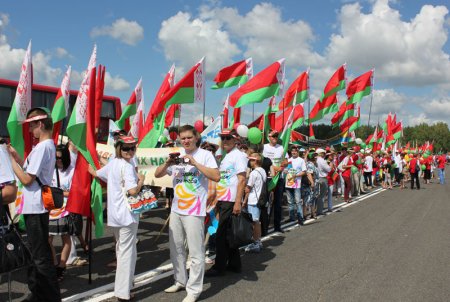 В фестивале «Славянское единство-2012» приняло участие более 25 000 человек