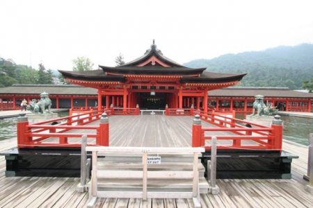 Святилище Ицукусима, идеальное место времяпровождения
