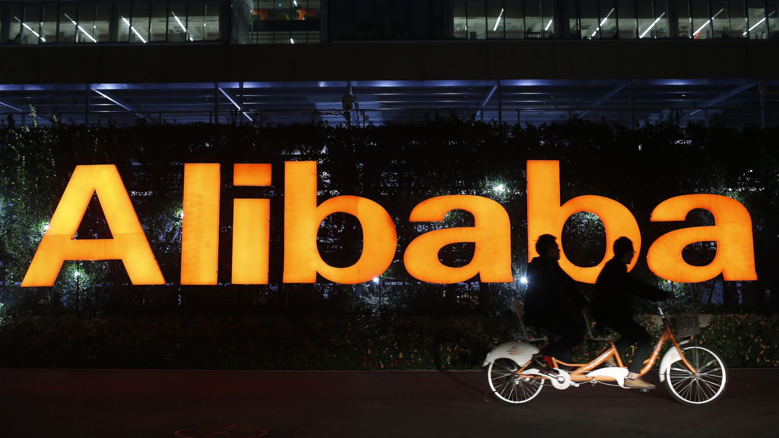 Компания Alibaba создала умный интернет-автомобиль.