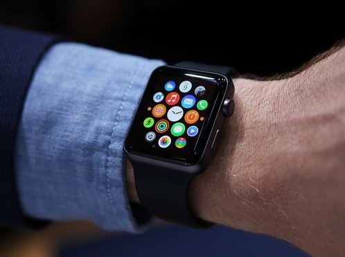 Часы «Apple Watch» стали популярнее в 2016 году.
