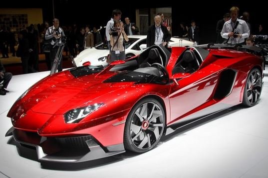 Производство Lamborghini Aventador.