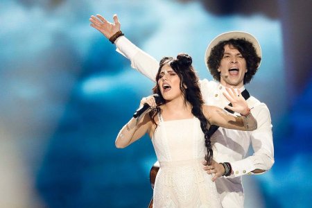 Белорусский дуэт Naviband вышел в финал конкурса Евровидение-2017 в Киеве.