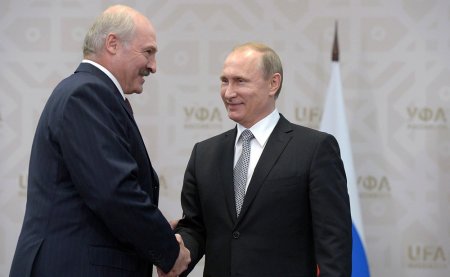 Лукашенко поздравил Путина с днем рождения и подтвердил свой визит в Сочи