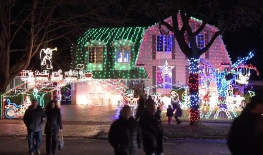Канадский бизнесмен погиб украшая свой дом рождественскими гирляндами