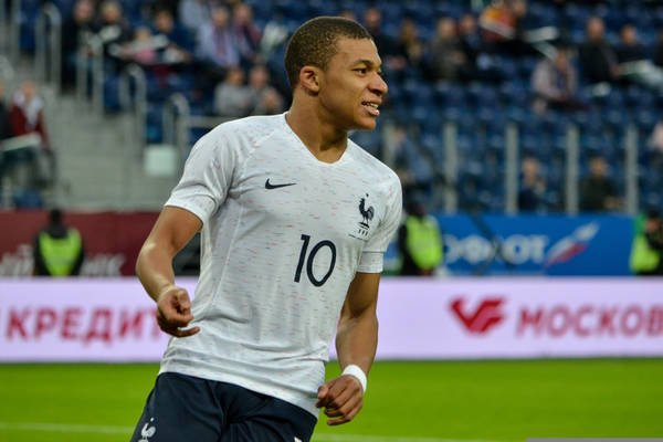Сборная Франции разгромила Австралию в матче чемпионата мира по футболу в Катаре