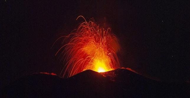 Вулкан «Этна» на Сицилии снова пробудился