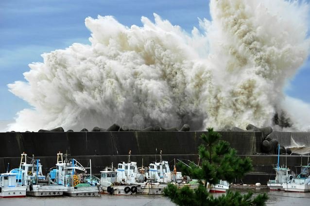 Супертайфун «Мангхут» надвигается на Филиппины