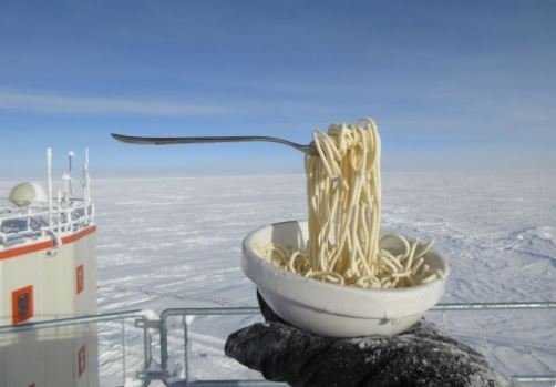 Что делает низкая температура с едой? Фотографии с полярной станции
