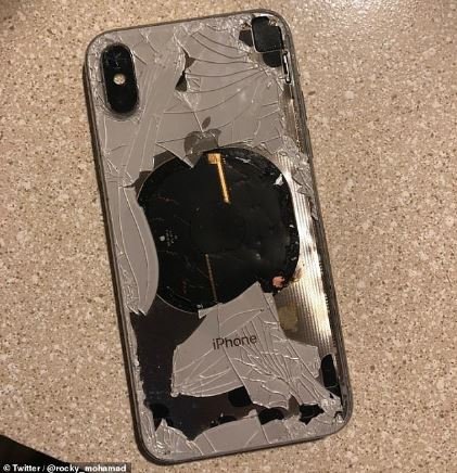 Apple iPhone X взорвался