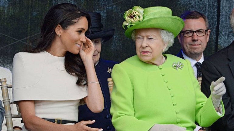 Daily Mail: Карл III запретил принцу Гарри приводить Меган к умирающей Елизавете II