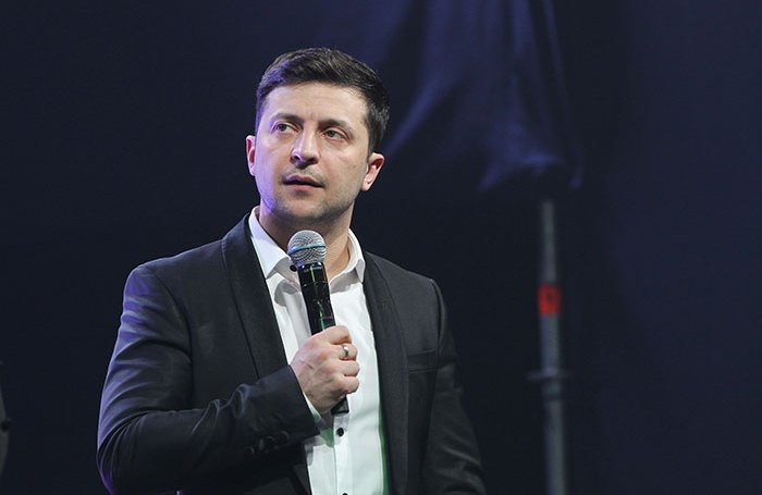 Зеленский предложил Тимошенко провести его дебаты с Порошенко