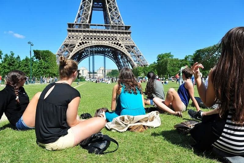 Ученые: Париж к середине века будет страдать от африканской жары