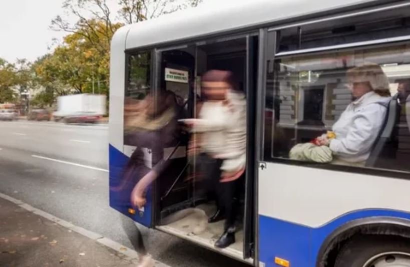 В Бресте автобус переехал выпавшую из него пенсионерку