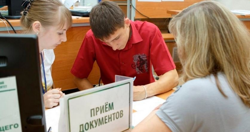 Вузы Беларуси 9 августа завершают прием документов на платную форму обучения