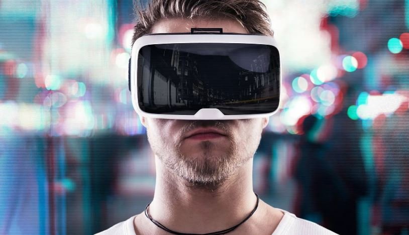 Facebook запустит виртуальную вселенную с использованием VR-технологий