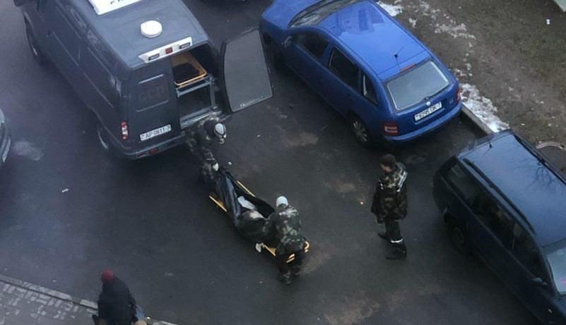 Мертвую женщину нашли в подвале многоэтажки в Минске