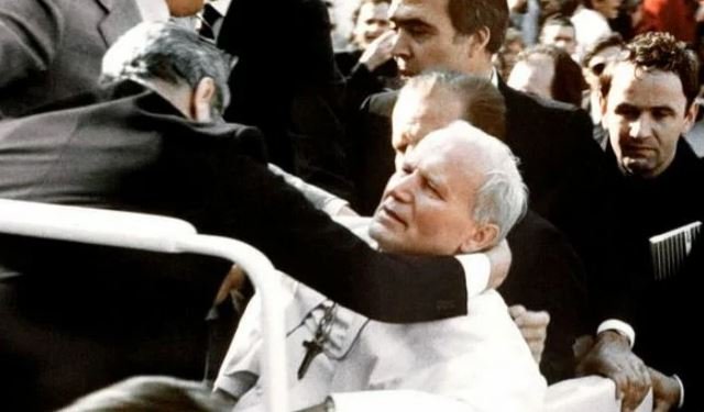 Библейское пророчество раскрыло тайну нападения на Иоанна Павла II