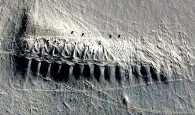 Google Earth показал странные объекты в Антарктиде