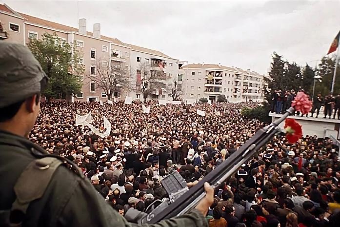 «Революция Гвоздик» в Португалии в 1974 году