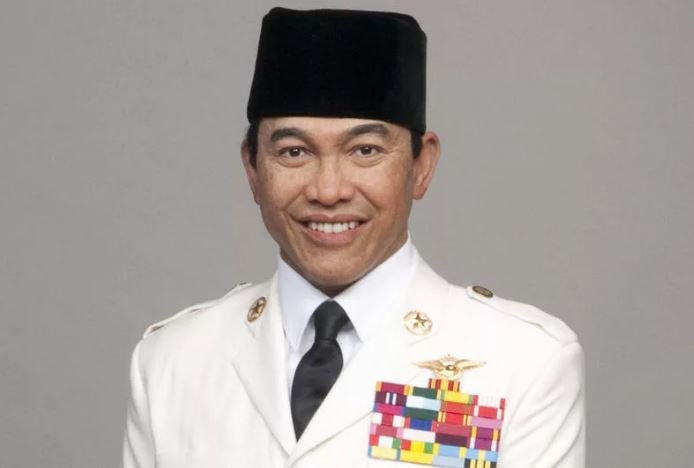 Первый президент Индонезии Сукарно биография