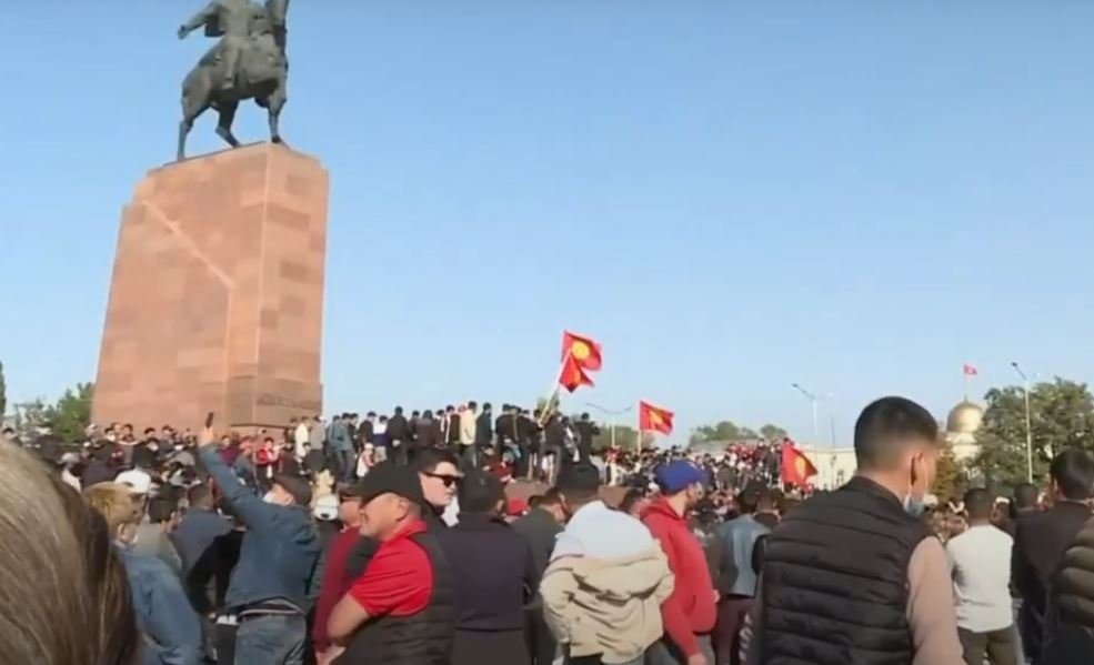 Число пострадавших от беспорядков в Бишкеке возросло до 130