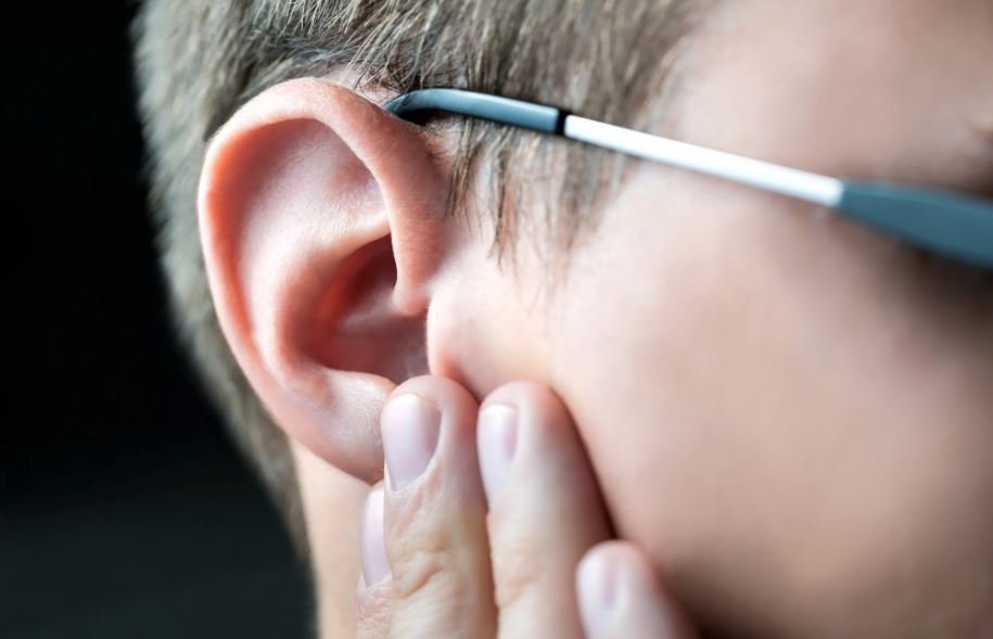 Коронавирус может вызывать проблемы со слухом