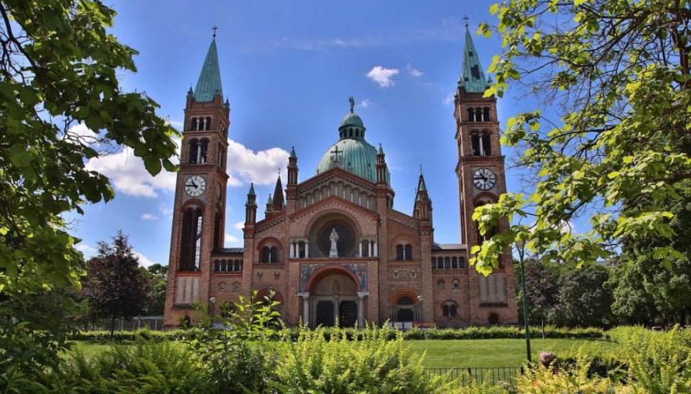 В Вене 50 исламистов напали на католическую церковь