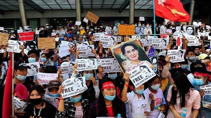 Не менее 18 человек погибли на протестах в Мьянме в воскресенье 