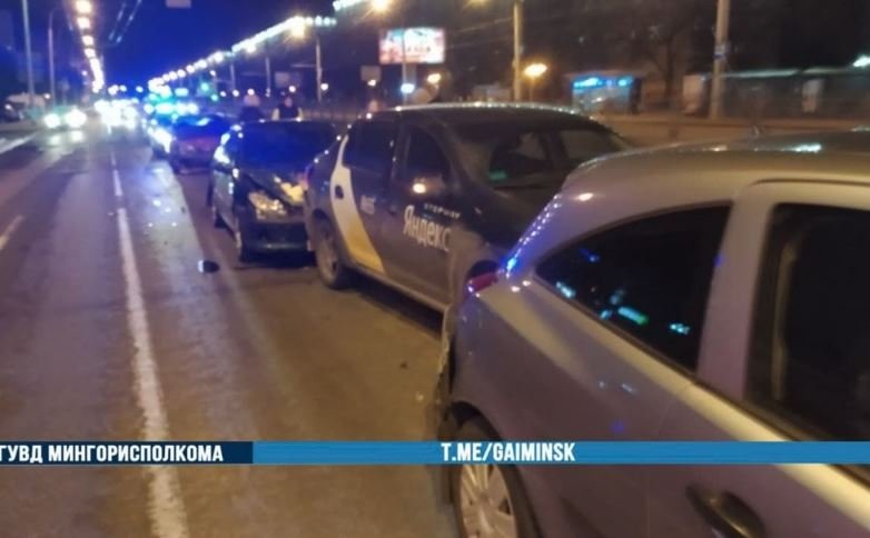 В Минске пьяный водитель спровоцировал аварию с четырьмя автомобилями