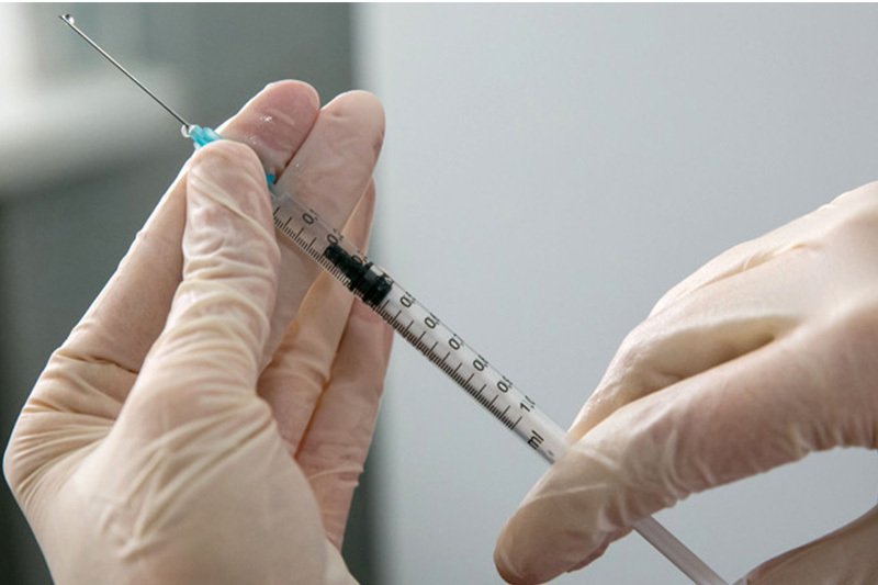 Минздрав Беларуси начал массовую вакцинацию от коронавируса COVID-19 в Минске