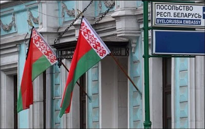 Беларусь не будет закрывать посольства в европейских странах