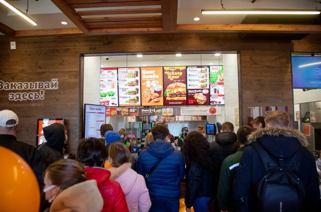В Воротах Минска за день съели более 1500 бургеров. На Кирова открылся ресторан Burger King