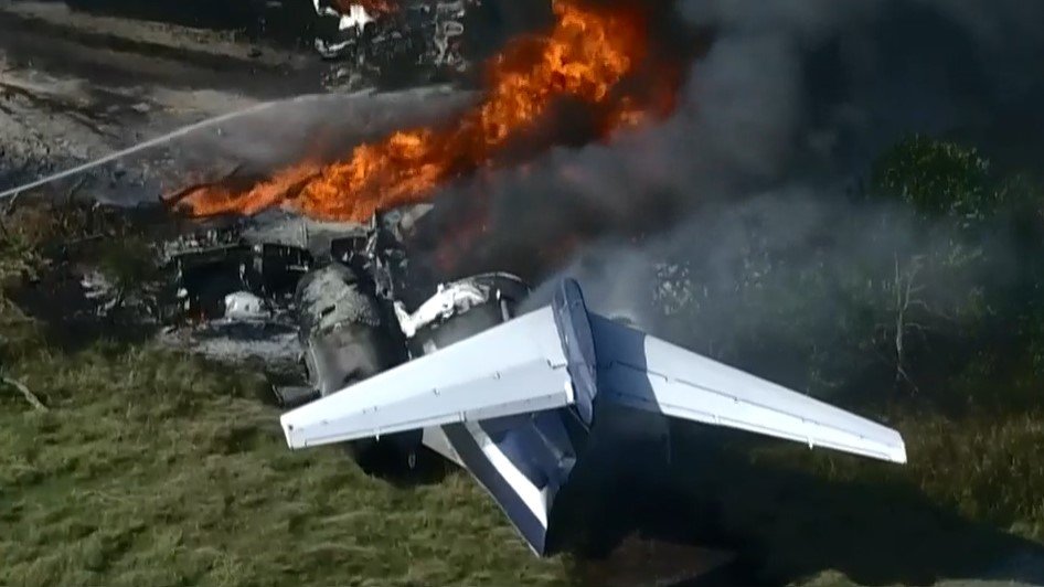 Самолет с 21 человеком на борту потерпел крушение в Техасе