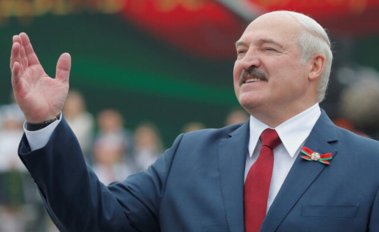 Лукашенко заявил, что считает бога белорусом по национальности