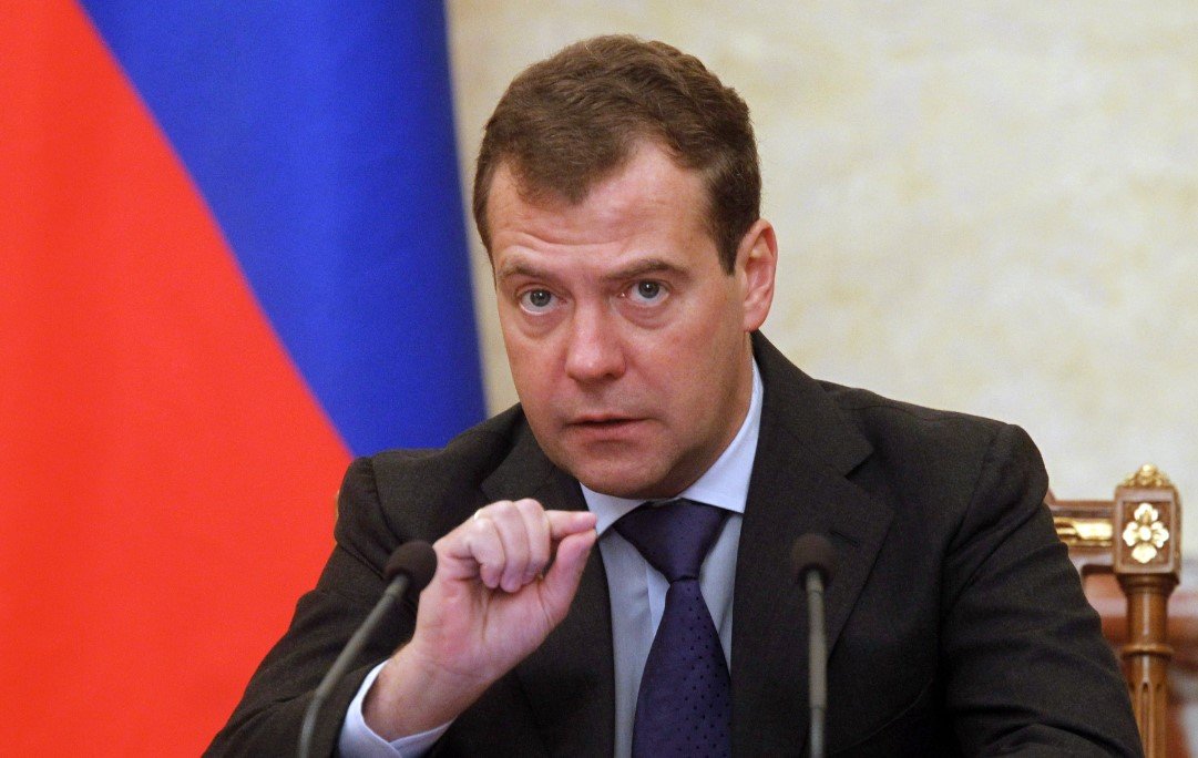 Зампред Совбеза Медведев предложил Подоляку выйти в эфир в Ялте из СИЗО
