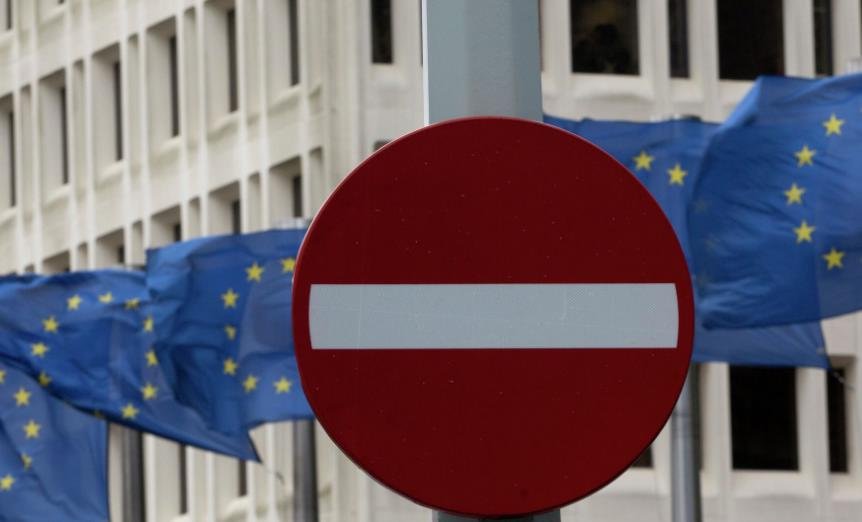 Еврокомиссия призвала страны ЕС не выдавать многократные визы гражданам РФ