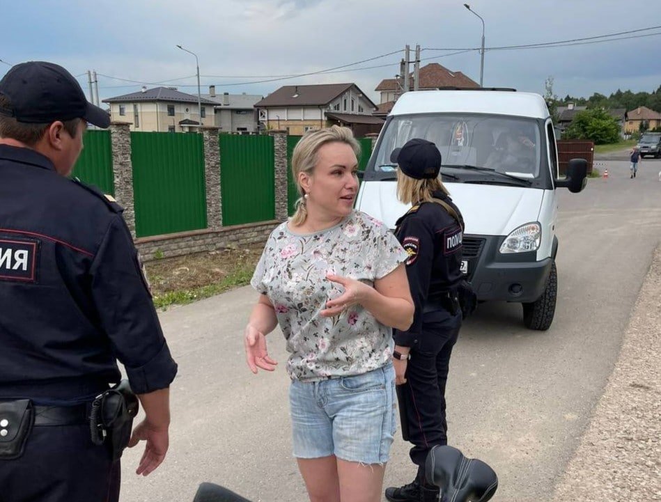 В России задержали экс-сотрудницу Первого канала Марину Овсянникову