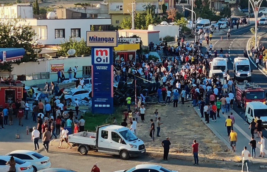 В Турции грузовик въехал в толпу людей, 10 человек погибли