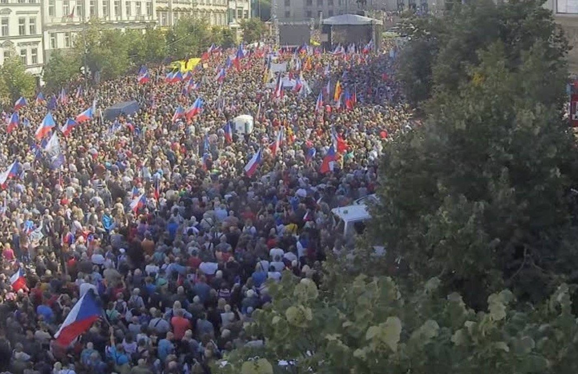 70 000 человек вышли на протест в Праге из-за инфляции и роста цен на газ