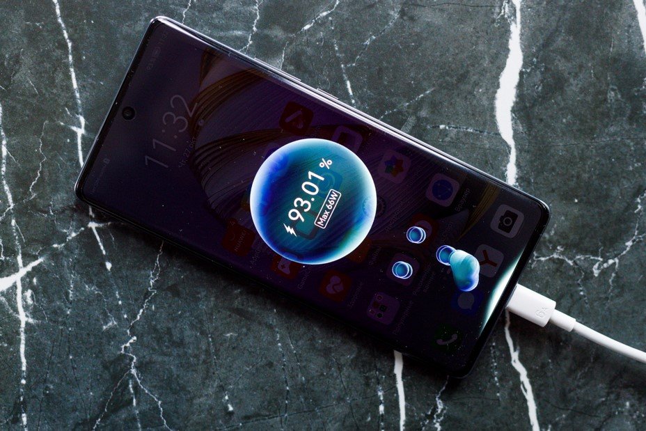 Тонкий, но мощный. Обзор смартфона Huawei nova 10 c суперфронталкой на 60 Мп и зарядкой на 66 Вт