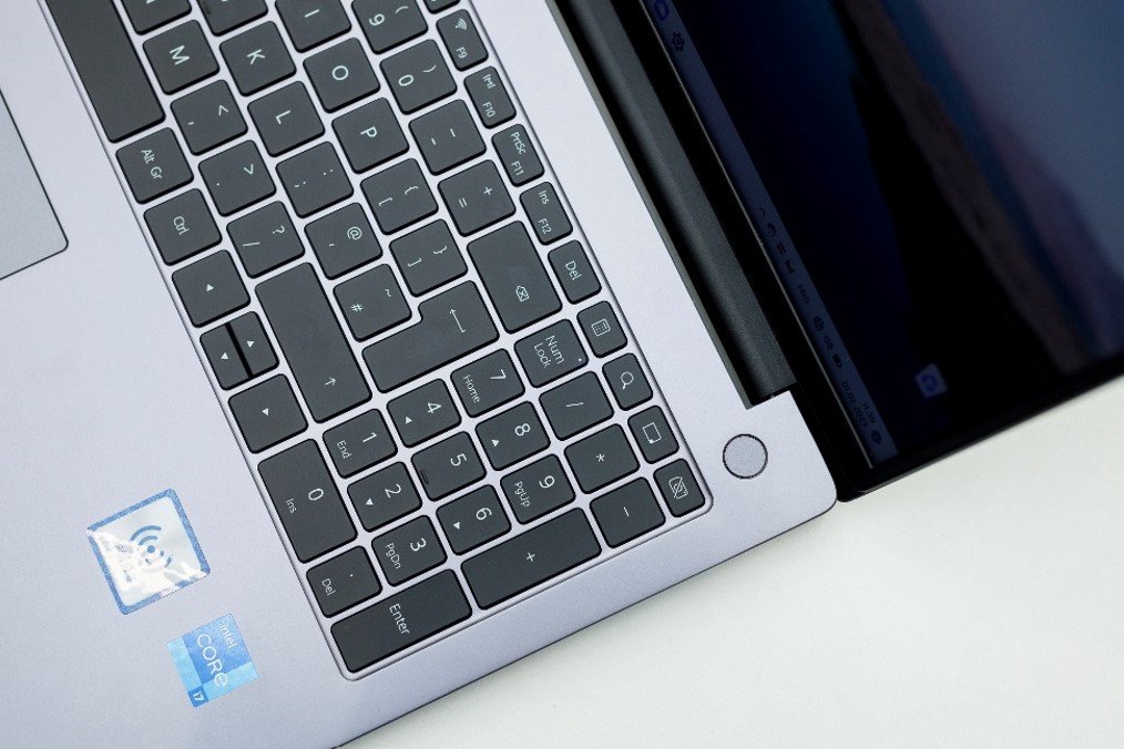 Каким должен быть ноутбук для работы и учебы? Разбираем на примере Huawei MateBook D16