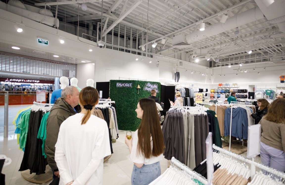 В Минске открыли самый большой магазин Mark Formelle в новом дизайн-концепте