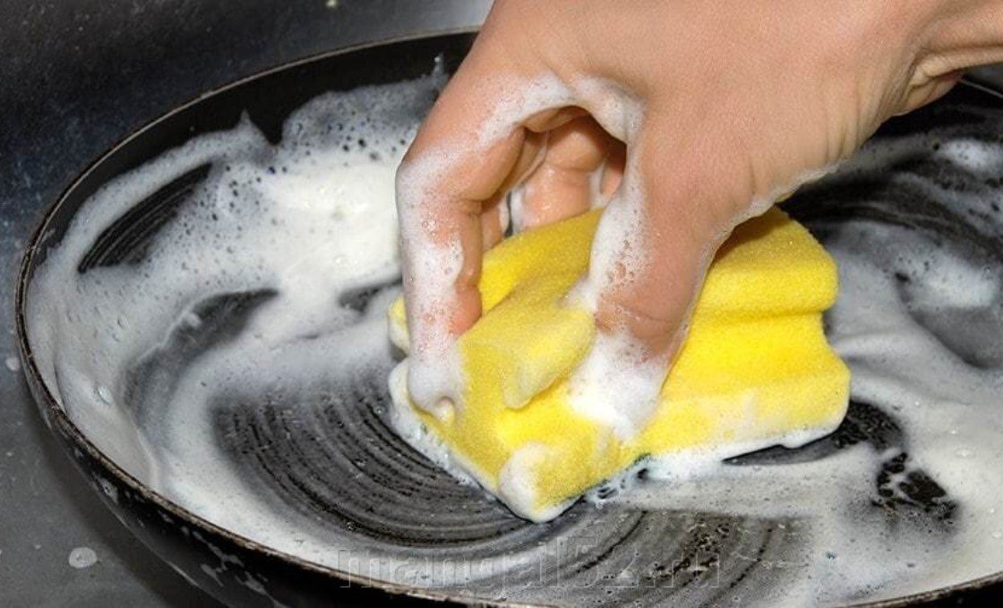 Как с помощью народных средств быстро очистить чугунную сковороду от нагара