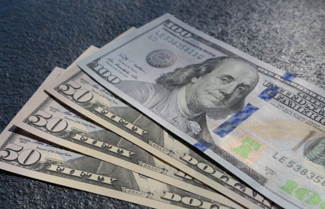 «Курс взлетит вверх»: экономист рассказал, когда доллар может резко подорожать 
