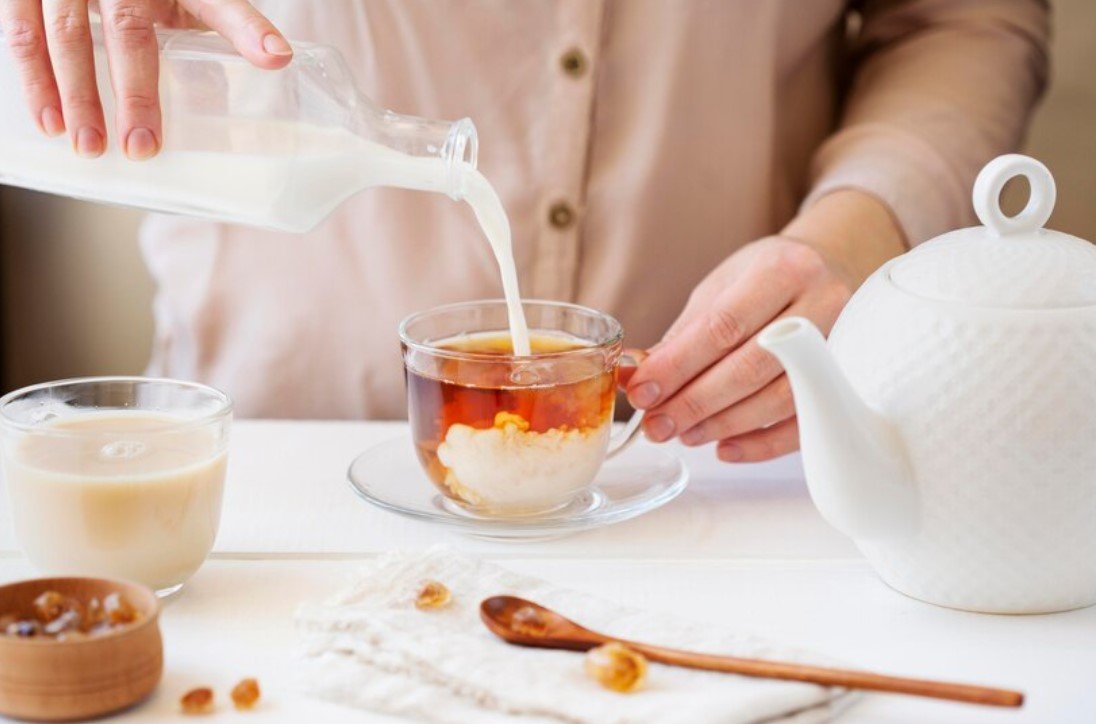 Чем полезен чай с молоком: три фактора, положительно влияющих на здоровье