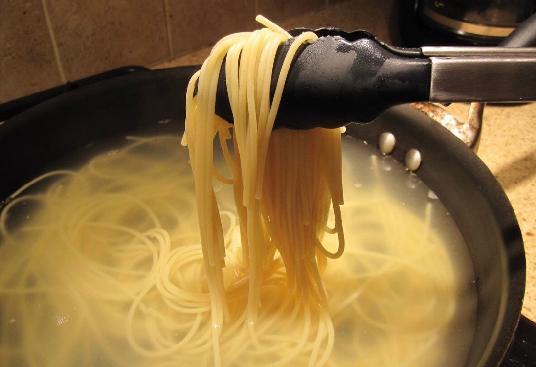 Как нужно варить макароны, чтобы они не слипались: совет опытных кулинаров