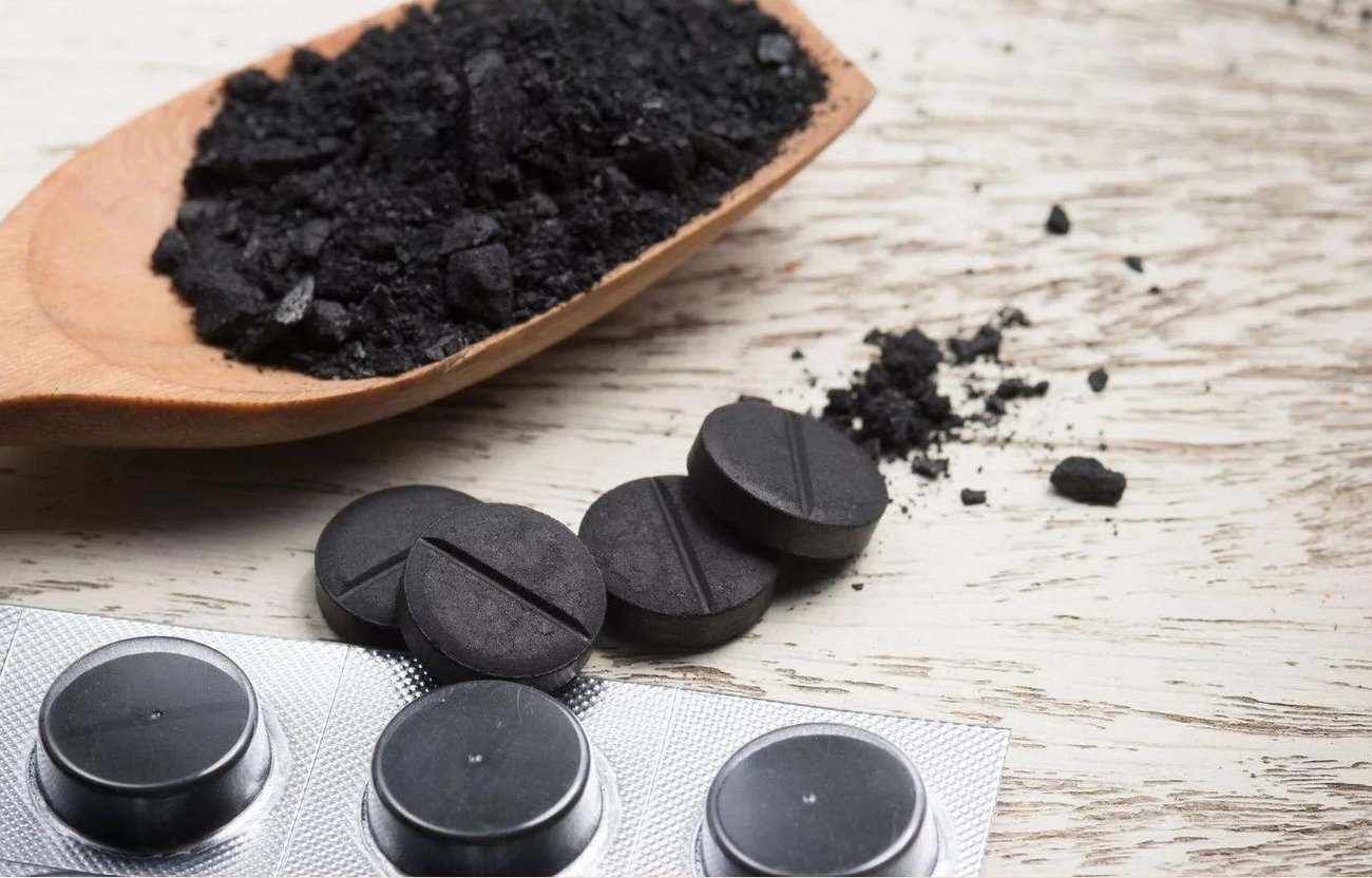 Как хозяйки используют активированный уголь: 9 способов применения на кухне и в быту