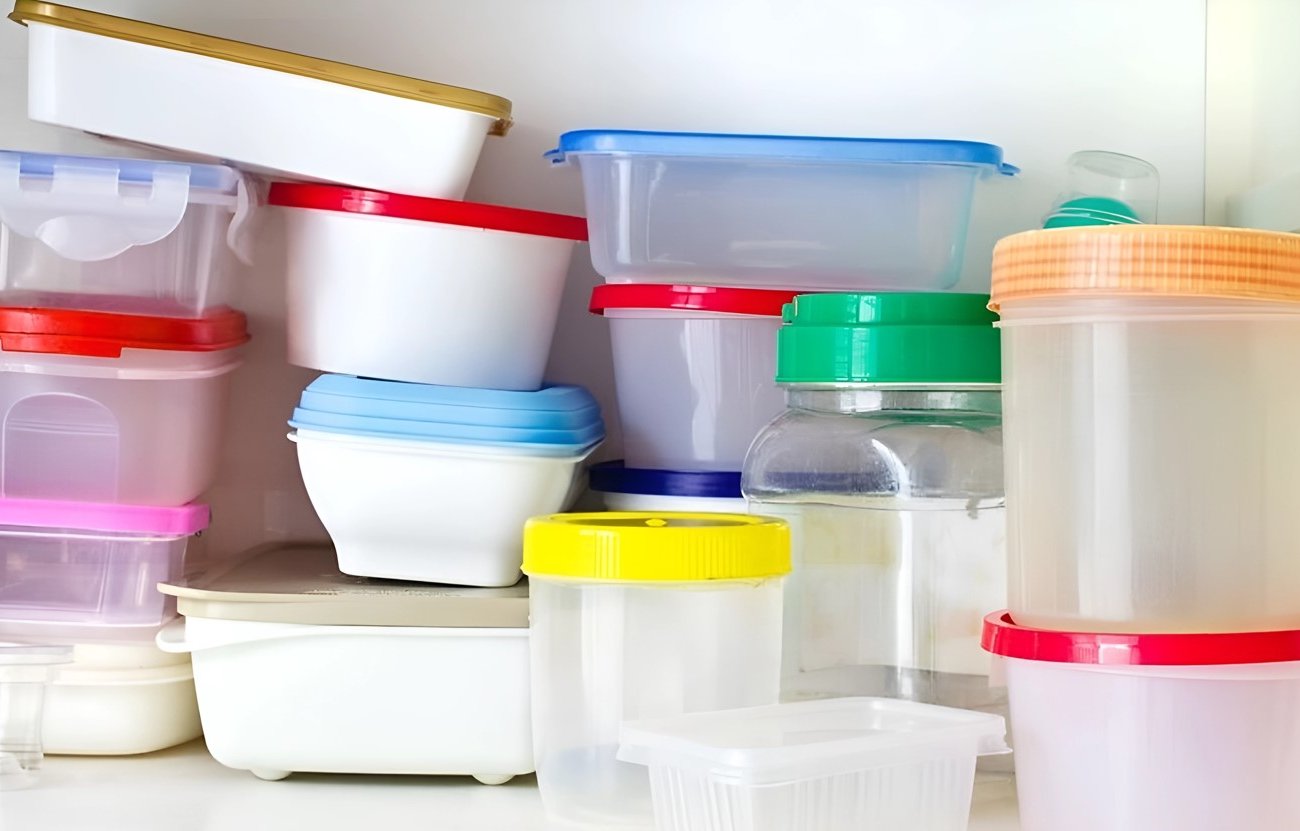 Не выбрасывайте пластиковые контейнеры: 8 способов применения дома и на кухне